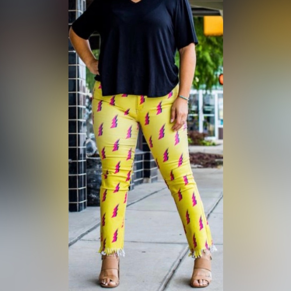 NWT Yellow with HOT PINK lightening bolt jeans
